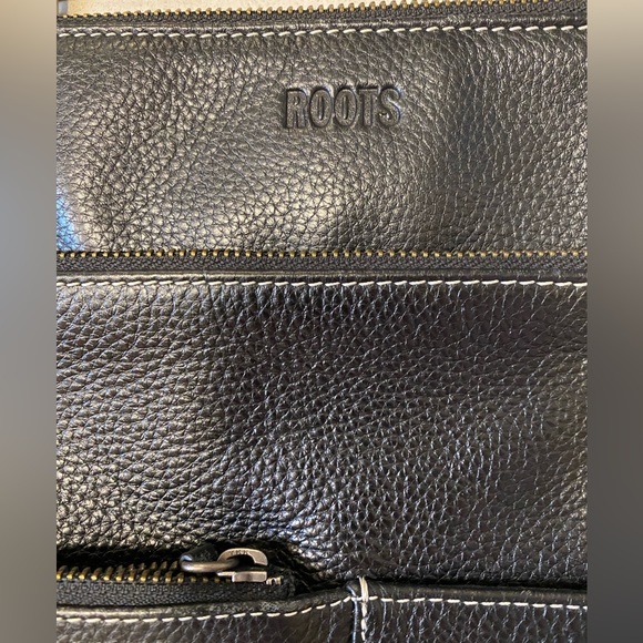 Roots crossbody purse - Picture 2 of 7
